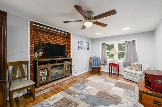52 Fieldpoint Road, Heath, OH 43056