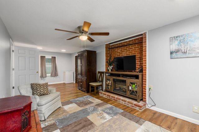 52 Fieldpoint Road, Heath, OH 43056