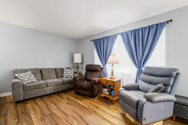 52 Fieldpoint Road, Heath, OH 43056