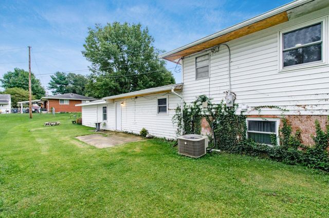 52 Fieldpoint Road, Heath, OH 43056