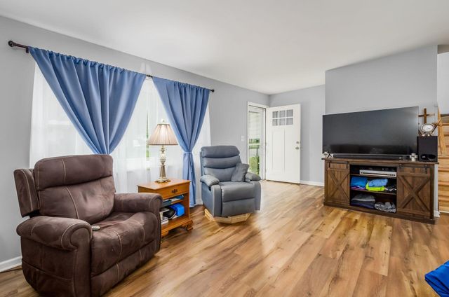 52 Fieldpoint Road, Heath, OH 43056
