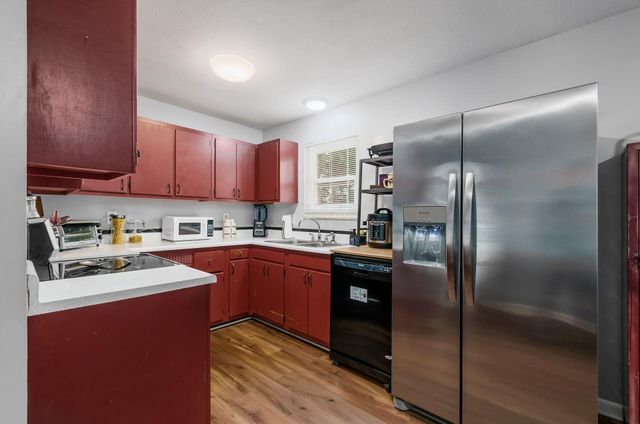 52 Fieldpoint Road, Heath, OH 43056