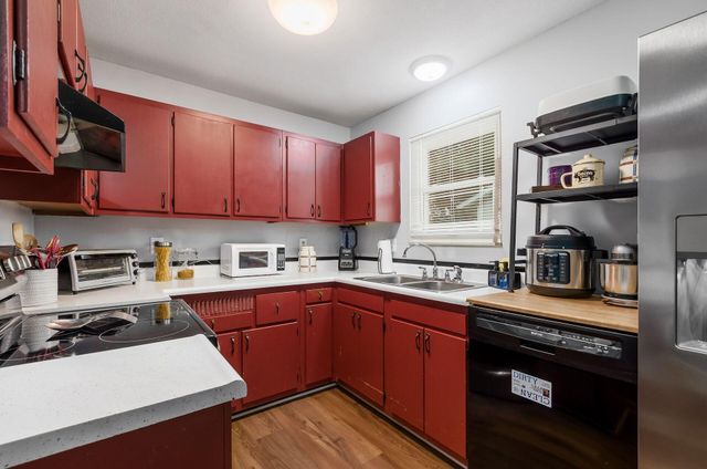 52 Fieldpoint Road, Heath, OH 43056