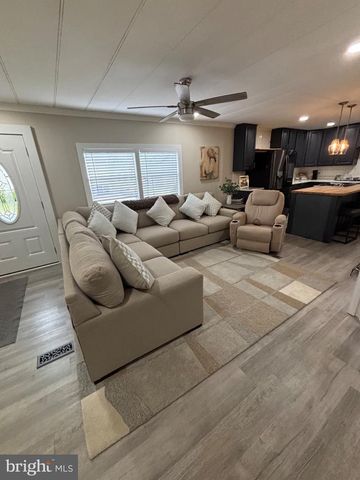 204 KENTUCKY AVE, Williamstown, NJ 08094
