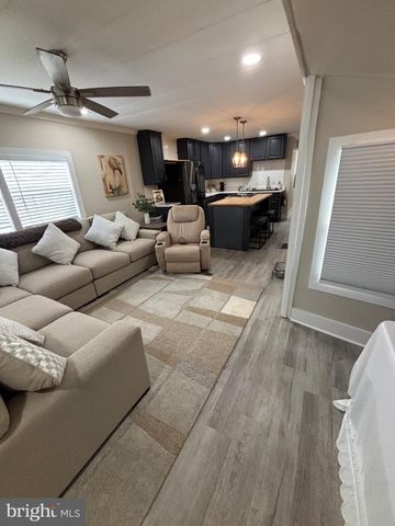 204 KENTUCKY AVE, Williamstown, NJ 08094