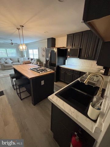 204 KENTUCKY AVE, Williamstown, NJ 08094