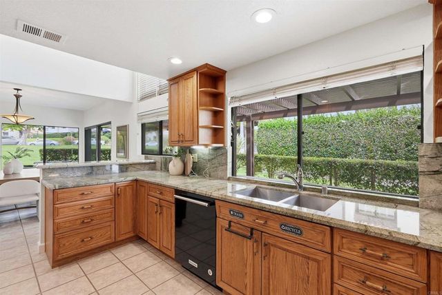 624 Camino Catalina, Solana Beach, CA 92075