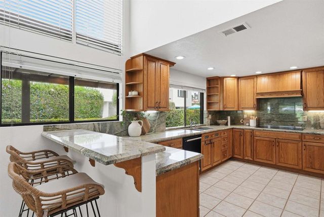 624 Camino Catalina, Solana Beach, CA 92075