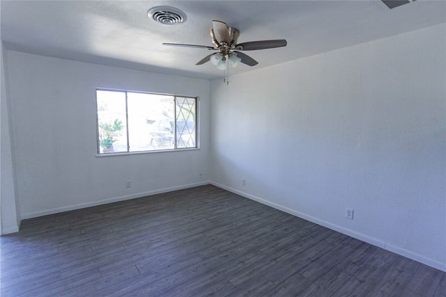 1108 N Woodlawn Dr, Alice, TX 78332