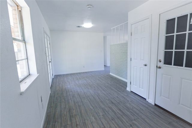 1108 N Woodlawn Dr, Alice, TX 78332