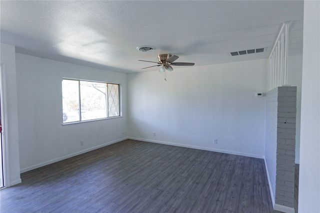 1108 N Woodlawn Dr, Alice, TX 78332