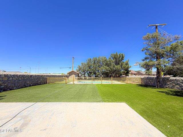 12099 VILLAGE GATE Drive, El Paso, TX 79936