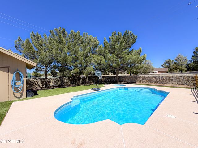 12099 VILLAGE GATE Drive, El Paso, TX 79936