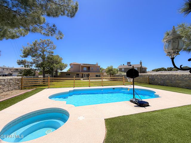 12099 VILLAGE GATE Drive, El Paso, TX 79936