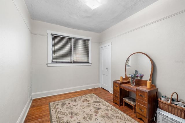 916 E BROAD STREET, Tampa, FL 33604