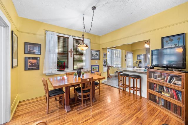 916 E BROAD STREET, Tampa, FL 33604