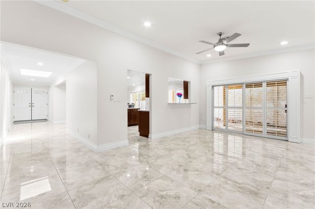 2400 Plaza Del Grande, Las Vegas, NV 89102