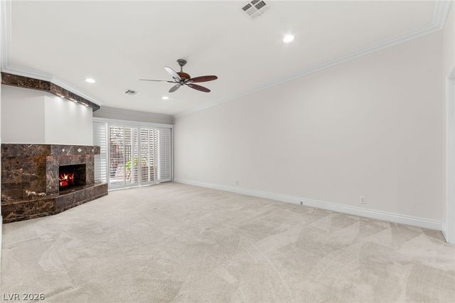 2400 Plaza Del Grande, Las Vegas, NV 89102