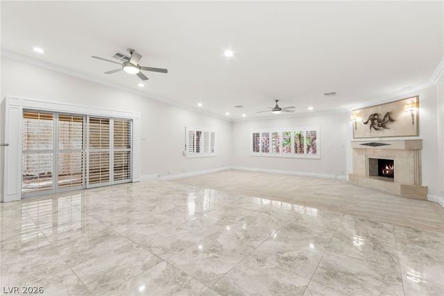 2400 Plaza Del Grande, Las Vegas, NV 89102