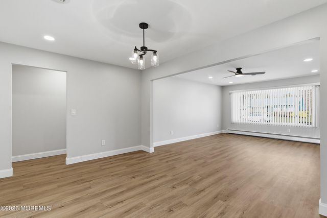 5 Bennington Drive, Toms River, NJ 08757