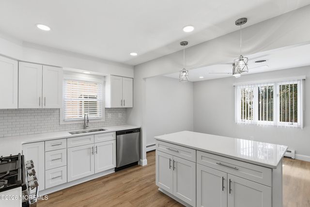 5 Bennington Drive, Toms River, NJ 08757