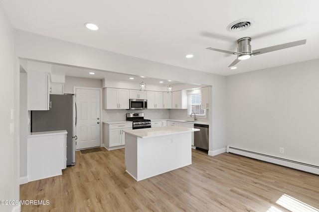 5 Bennington Drive, Toms River, NJ 08757