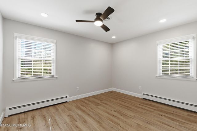 5 Bennington Drive, Toms River, NJ 08757