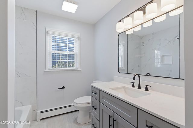 5 Bennington Drive, Toms River, NJ 08757