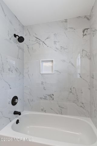 5 Bennington Drive, Toms River, NJ 08757