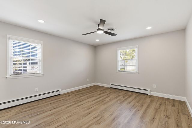 5 Bennington Drive, Toms River, NJ 08757