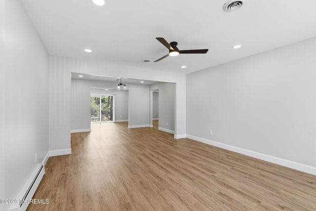 5 Bennington Drive, Toms River, NJ 08757