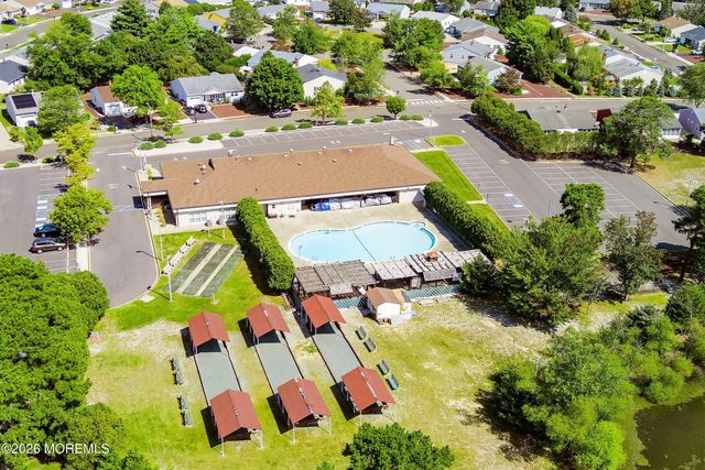 5 Bennington Drive, Toms River, NJ 08757