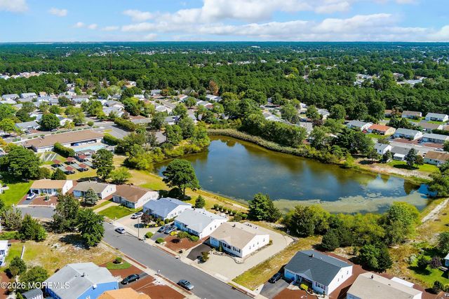 5 Bennington Drive, Toms River, NJ 08757