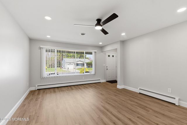 5 Bennington Drive, Toms River, NJ 08757