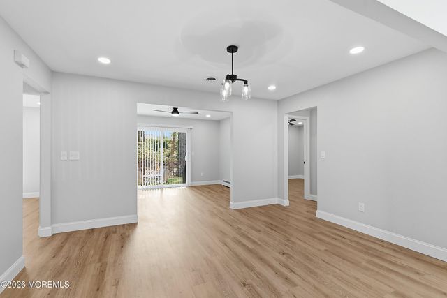 5 Bennington Drive, Toms River, NJ 08757