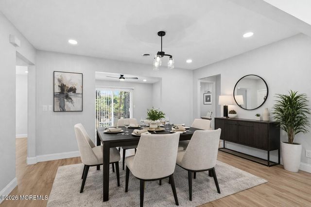 5 Bennington Drive, Toms River, NJ 08757