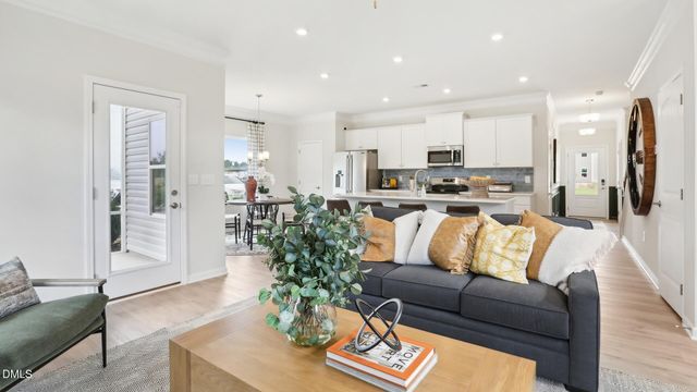 20 Commons Circle, Clayton, NC 27520