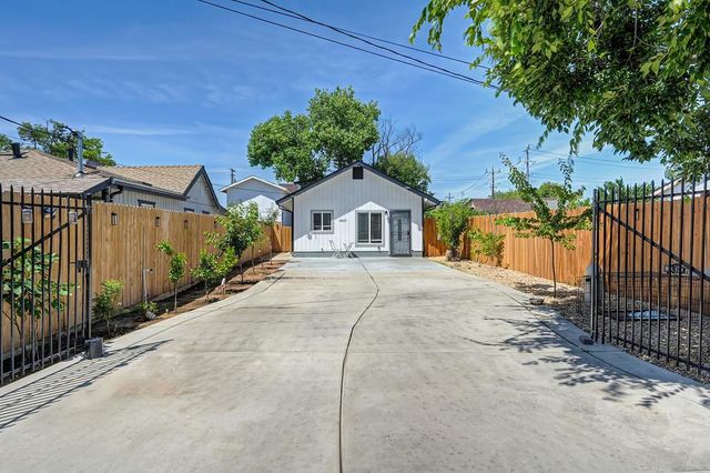 1825-1827 Roy Ave, Sacramento, CA 95815