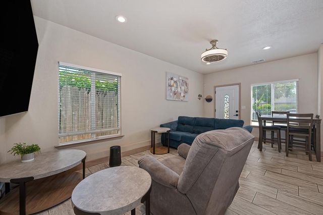 1825-1827 Roy Ave, Sacramento, CA 95815