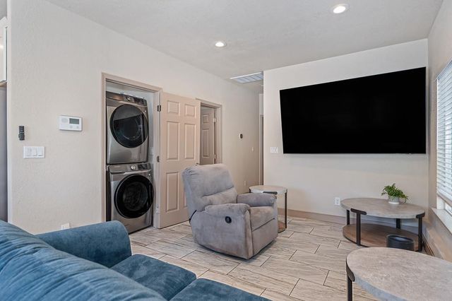 1825-1827 Roy Ave, Sacramento, CA 95815
