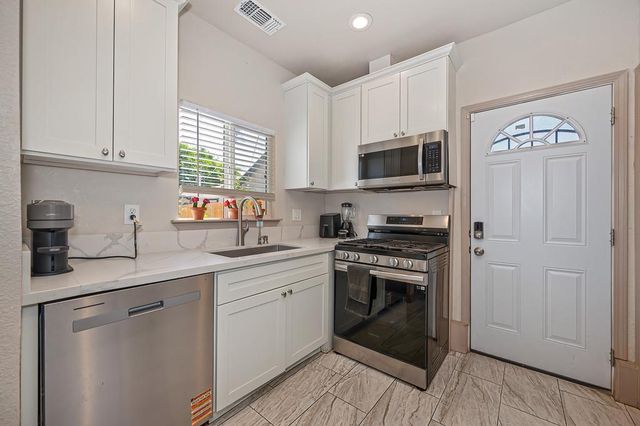 1825-1827 Roy Ave, Sacramento, CA 95815