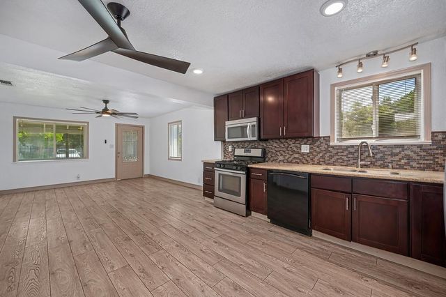1825-1827 Roy Ave, Sacramento, CA 95815