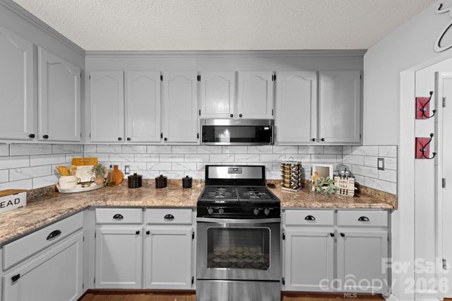 609 N 10th Street, Bessemer City, NC 28016