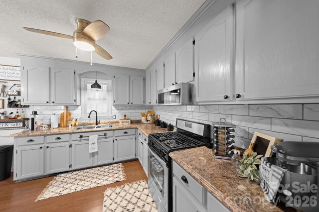 609 N 10th Street, Bessemer City, NC 28016
