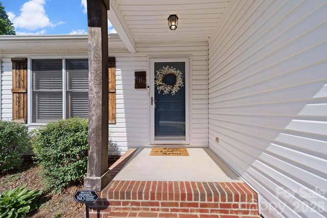 609 N 10th Street, Bessemer City, NC 28016