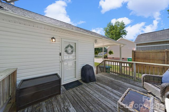 609 N 10th Street, Bessemer City, NC 28016