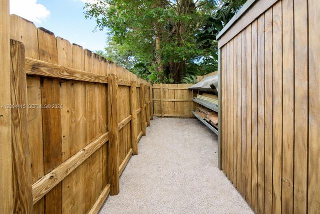 2048 SW 27th Ave, Fort Lauderdale, FL 33312