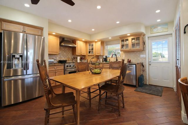 2048 SW 27th Ave, Fort Lauderdale, FL 33312