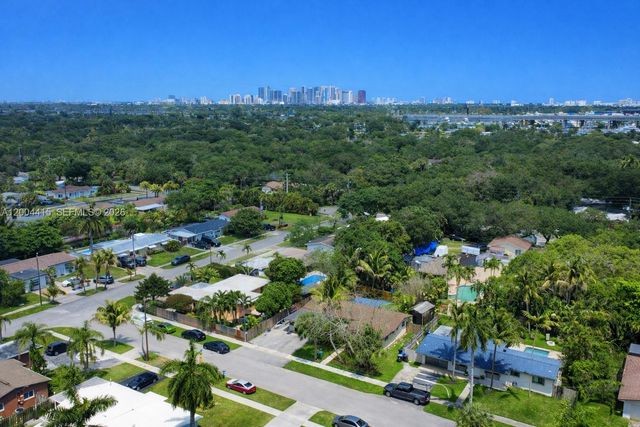2048 SW 27th Ave, Fort Lauderdale, FL 33312