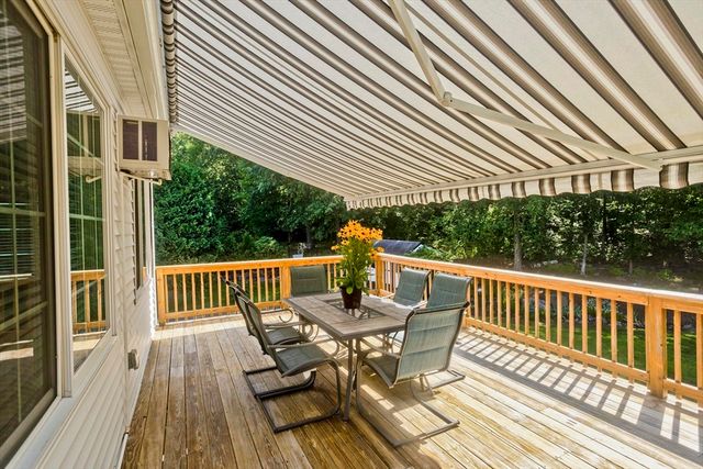 14 Scott Hollow Dr, Holyoke, MA 01040